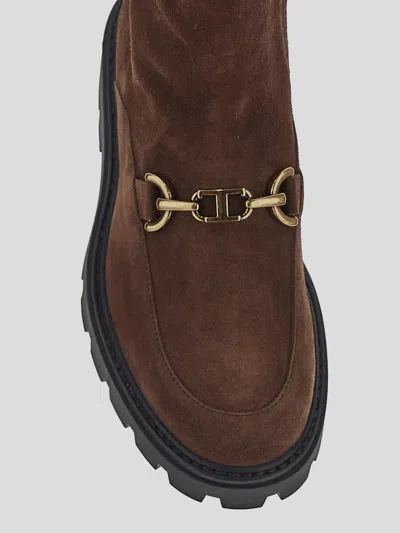 Tod's Logo-plaque Suede Ankle Boots In Multicolor