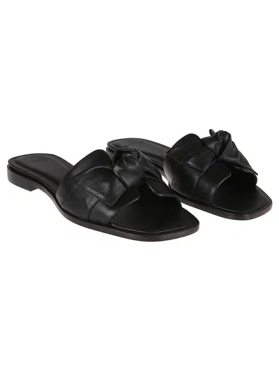 Alexandre Birman Clarita Sandals In Black