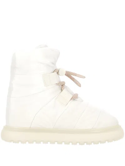 Moncler Gaia Pull Snow Boot In Multicolor