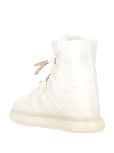 Moncler Gaia Pull Snow Boot In Multicolor