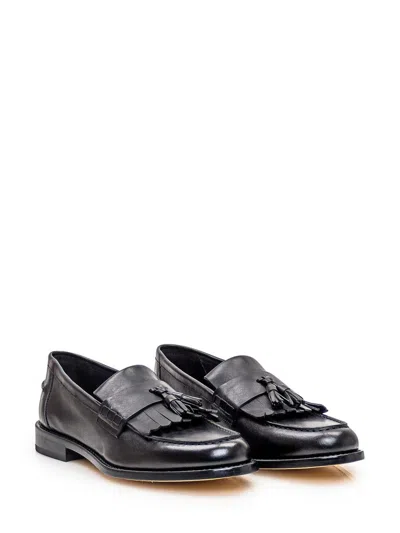 Doucal's Moccasin With Tassel In Black