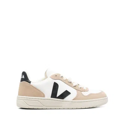 Veja V-10 Panelled Low-top Sneakers In Multicolor