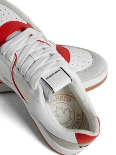 Dsquared2 Low Top Sneakers With Contrast Panelled Design In White
