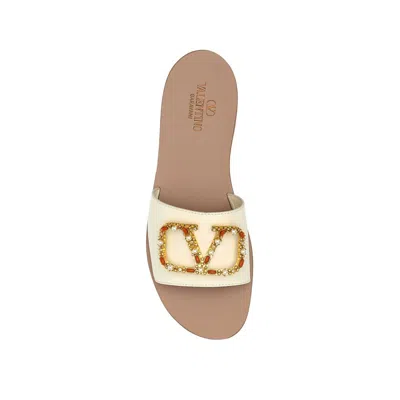 Valentino Garavani Vlogo Leather Flat Sandals In White