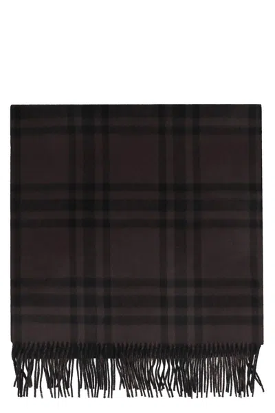 Burberry Cashmere Scarf With Checked Pattern And Fringe In Grey