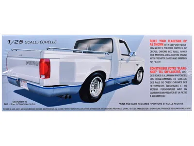 Diecast Model Amt Skill 2 Model Kit 1992 Ford F-150 Flare Side Pickup Truck 1/25 Scale Model By Amt