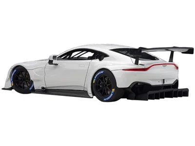 Diecast Model Autoart 2018 Aston Martin Vantage Gte Le Mans Pro White With Carbon Accents 1/18 Model Car By Autoart