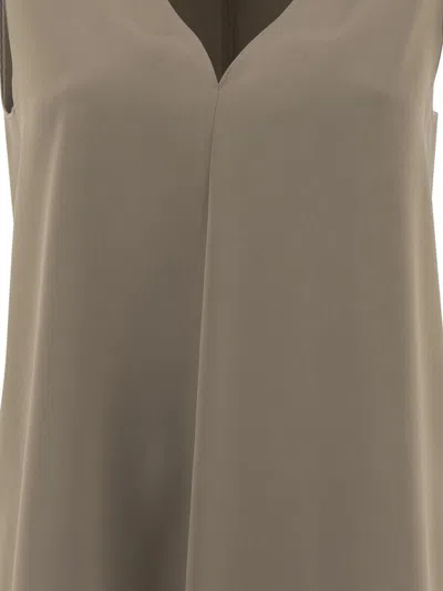 Fit V-neck Sleeveless Top In Grey