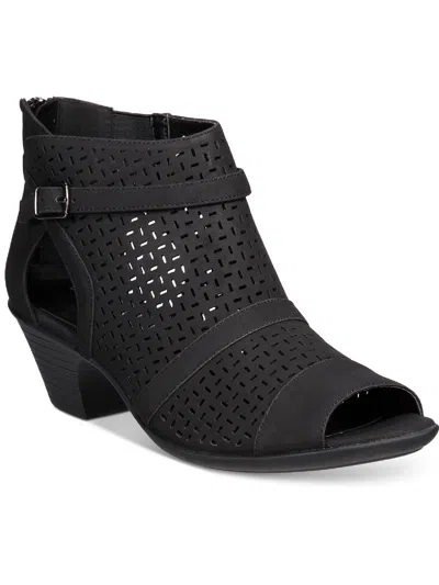 Easy Street Carrigan Sandals In Black
