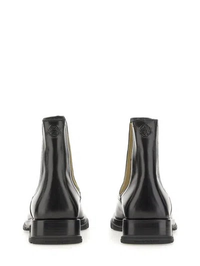 Alexander Mcqueen Timeless 3cm Heel Beatle Boot For Men In Black