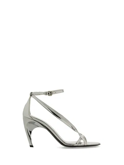 Alexander Mcqueen Twisted Armadillo 95mm Patent Sandals In Silver