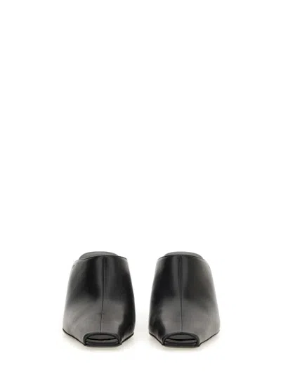 Courrèges Pointed Toe Mules In Smooth Leather In Black