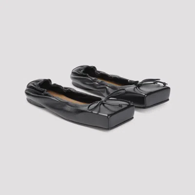 Jacquemus Flats In Black