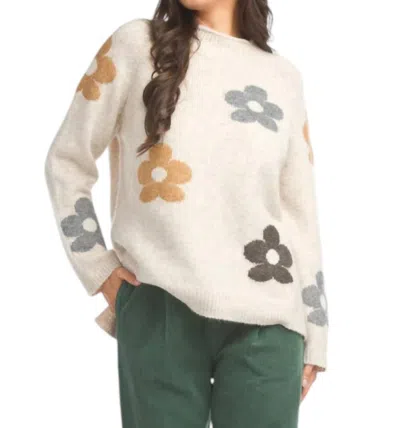Papillon Daisy Sweater In Cream In White