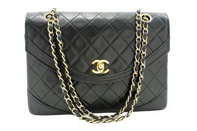 Pre-owned Chanel Half Moon Black Leather Shoulder Bag ()