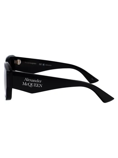 Alexander Mcqueen Alexander Mc Queen Cat Eye Sunglasses Am0468 S 001
