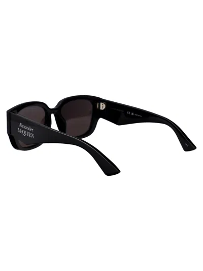 Alexander Mcqueen Alexander Mc Queen Cat Eye Sunglasses Am0468 S 001