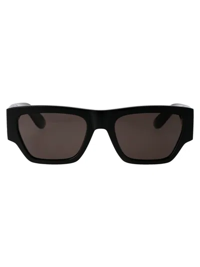 Alexander Mcqueen Alexander Mc Queen Sunglasses Am0393 S 001 In Black