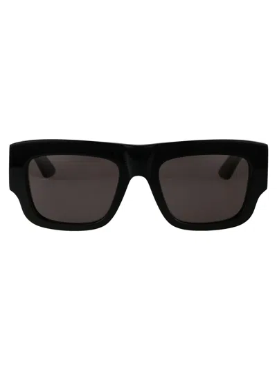 Alexander Mcqueen Alexander Mc Queen Sunglasses Am0449 S 001 In Black