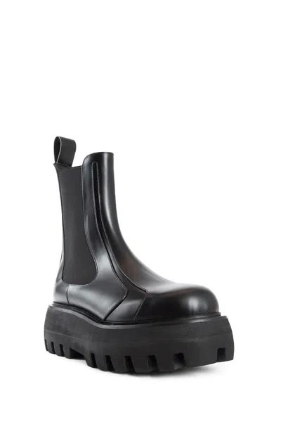 Alexander Mcqueen Man Black Boots In Black