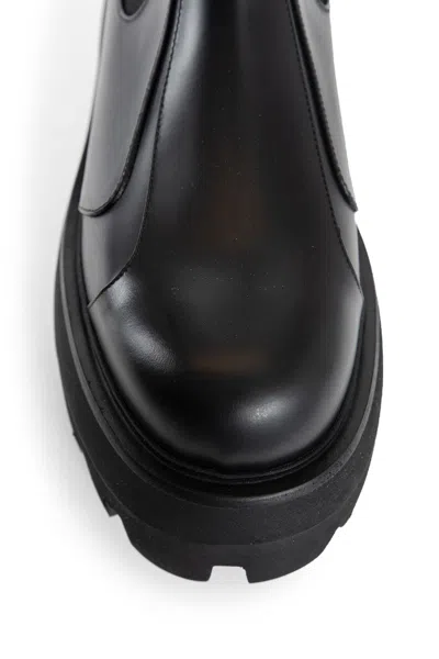 Alexander Mcqueen Man Black Boots In Black