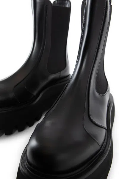 Alexander Mcqueen Woman Black Boots In Black