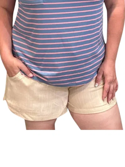 Kori Dolphin With Side Pockets Shorts In Natural In White