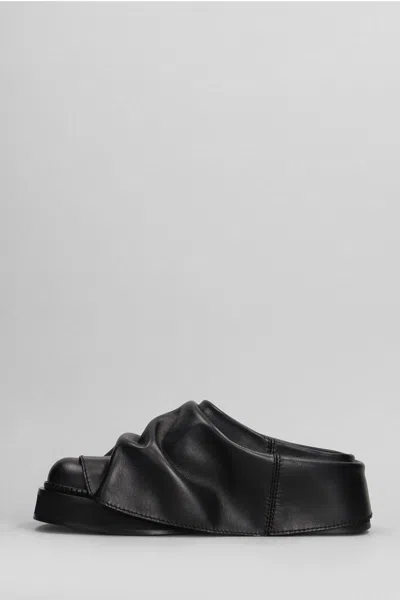Attico Black Leather Mules In Black