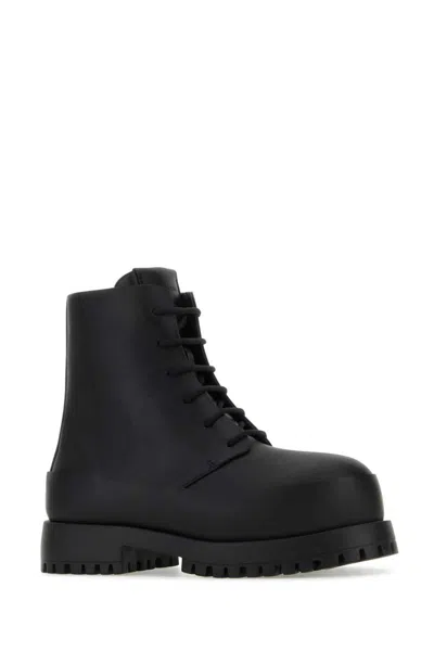 Ferragamo Men's Lug-sole Leather Combat Boots In Black