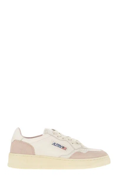 Autry Medalist Low Sneakers In White
