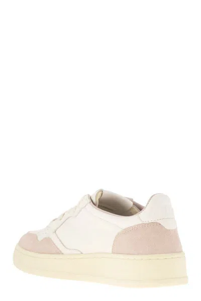 Autry Medalist Low Sneakers In White