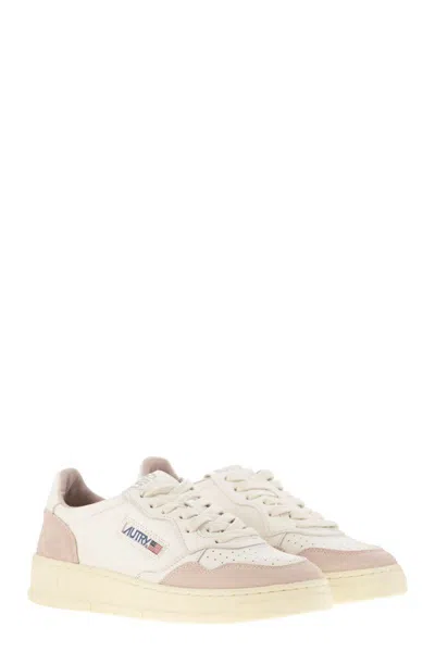 Autry Medalist Low Sneakers In White