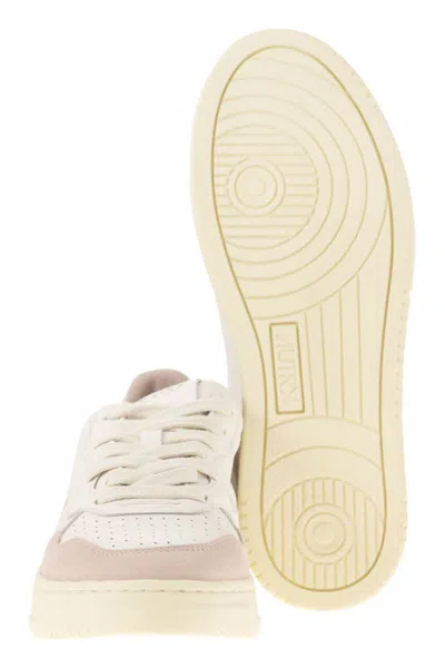 Autry Medalist Low Sneakers In White