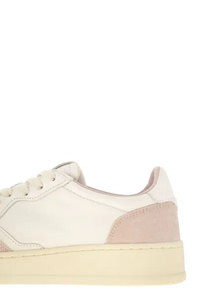 Autry Medalist Low Sneakers In White