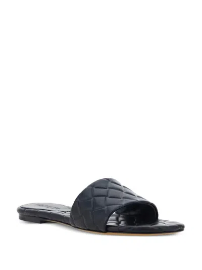 Bottega Veneta Braided Pattern Amy Flat Mule Shoes In Black