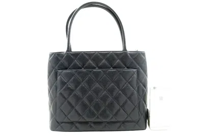 Pre-owned Chanel Medaillon Black Leather Shoulder Bag ()
