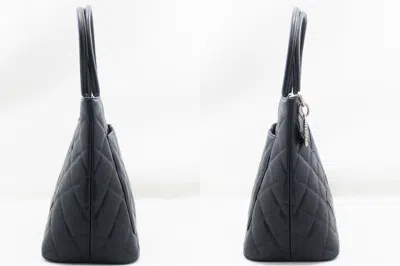Pre-owned Chanel Medaillon Black Leather Shoulder Bag ()