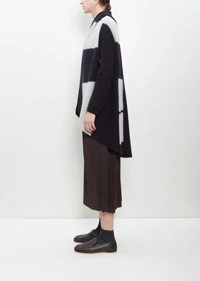 Suzusan Cashmere Seamless Upside Down Cape In Black / Light Grey