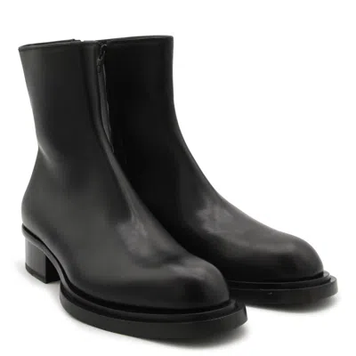 Alexander Mcqueen Black Leather Cuban Boots For Men In Black