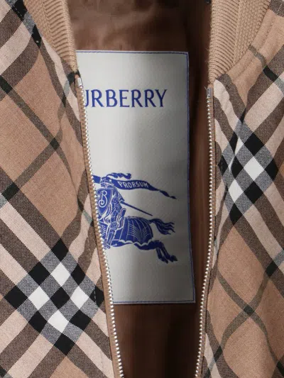 Burberry Mens Linden Ip Check Check-pattern Relaxed-fit Wool-blend Bomber Jacket In Beige