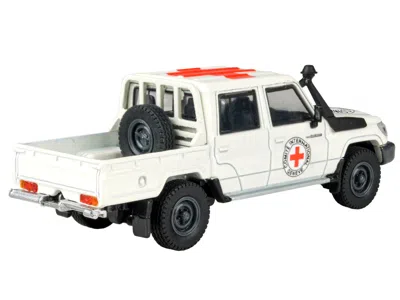 Paragon 2014 Toyota Land Cruiser Lc 79 Pickup Truck White "international Red Cross" 1/64 Diecast Model Car B