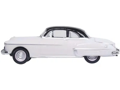 Oxford Diecast 1950 Oldsmobile Rocket 88 Coupe Marol Gray With Black Top 1/87 (ho) Scale Diecast Model Car By Oxfor