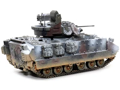 Dragon Models United States M2a3 Bradley Ifv (infantry Fighting Vehicle) Camouflage (snowy Version) "neo Dragon Ar