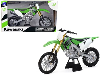 New Ray 2019 Kawasaki Kx 450f Dirt Bike Motorcycle Green And White 1/6 Diecast Model By