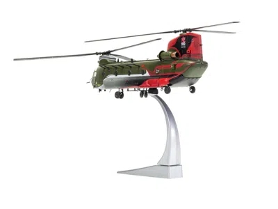 Corgi Boeing Chinook Hc.4 Helicopter "za712 Raf No.18 (b) Squadron 100 Years Anniversary Scheme Raf Odiham