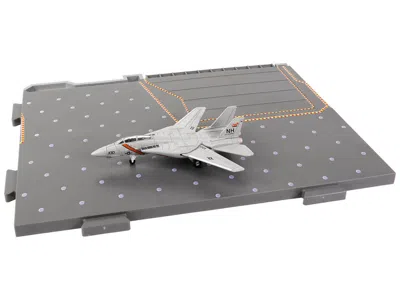 Forces Of Valor Grumman F-14 Tomcat Fighter Aircraft "vf-114 Aardvarks" And Section E Of Uss Enterprise (cvn-65) Air