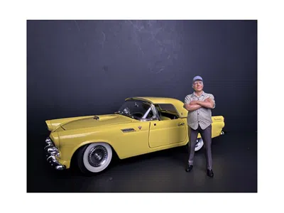 American Diorama 1 By 18 Scale Hanging Out Ii Manuel Figurine Model