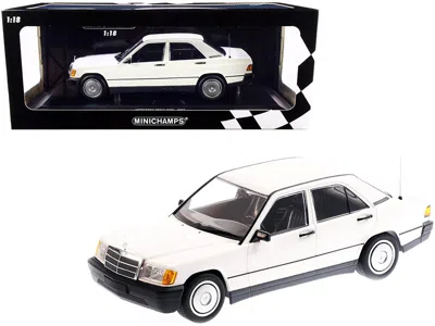 Minichamps 1982 Mercedes Benz 190e (w201) White Limited Edition To 702 Pieces Worldwide 1/18 Diecast Model Car