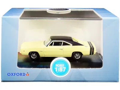 Oxford Diecast 1968 Dodge Charger Light Yellow With Black Top And Black Stripes 1/87 (ho) Scale Diecast Model Car B
