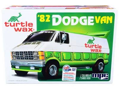 Mpc Skill 2 Model Kit 1982 Dodge Van Custom "turtle Wax" 2-in-1 Kit 1/25 Scale Model By